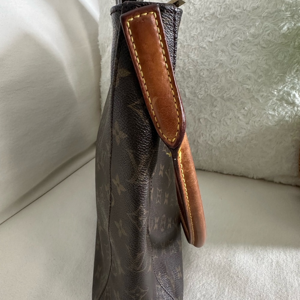 Louis Vuitton Looping MM Monogram Shoulder Bag - Picture 3 of 7